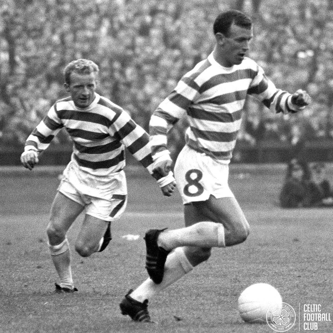 CelticFC's tweet photo. Most trophy-laden #CelticFC players: 

1⃣ Bobby Lennox: 𝟮𝟱
2⃣ Billy McNeill: 𝟮𝟯
3⃣ Jimmy Johnstone/Scott Brown: 𝟭𝟵 https://t.co/VXmJVJgTMe