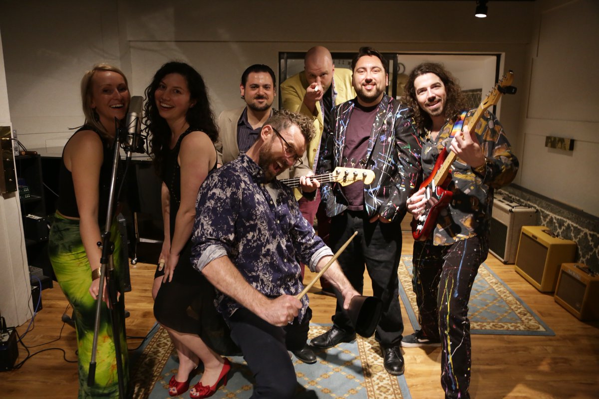 We tap into the legendary Grant Avenue Studio #Hamont Wednesday's <a href="/morninglive/">Morning Live</a> . Huge thanks to Bob &amp; Amy for showing us around along with @beelaysofficial for trusting me w/ the cowbell!