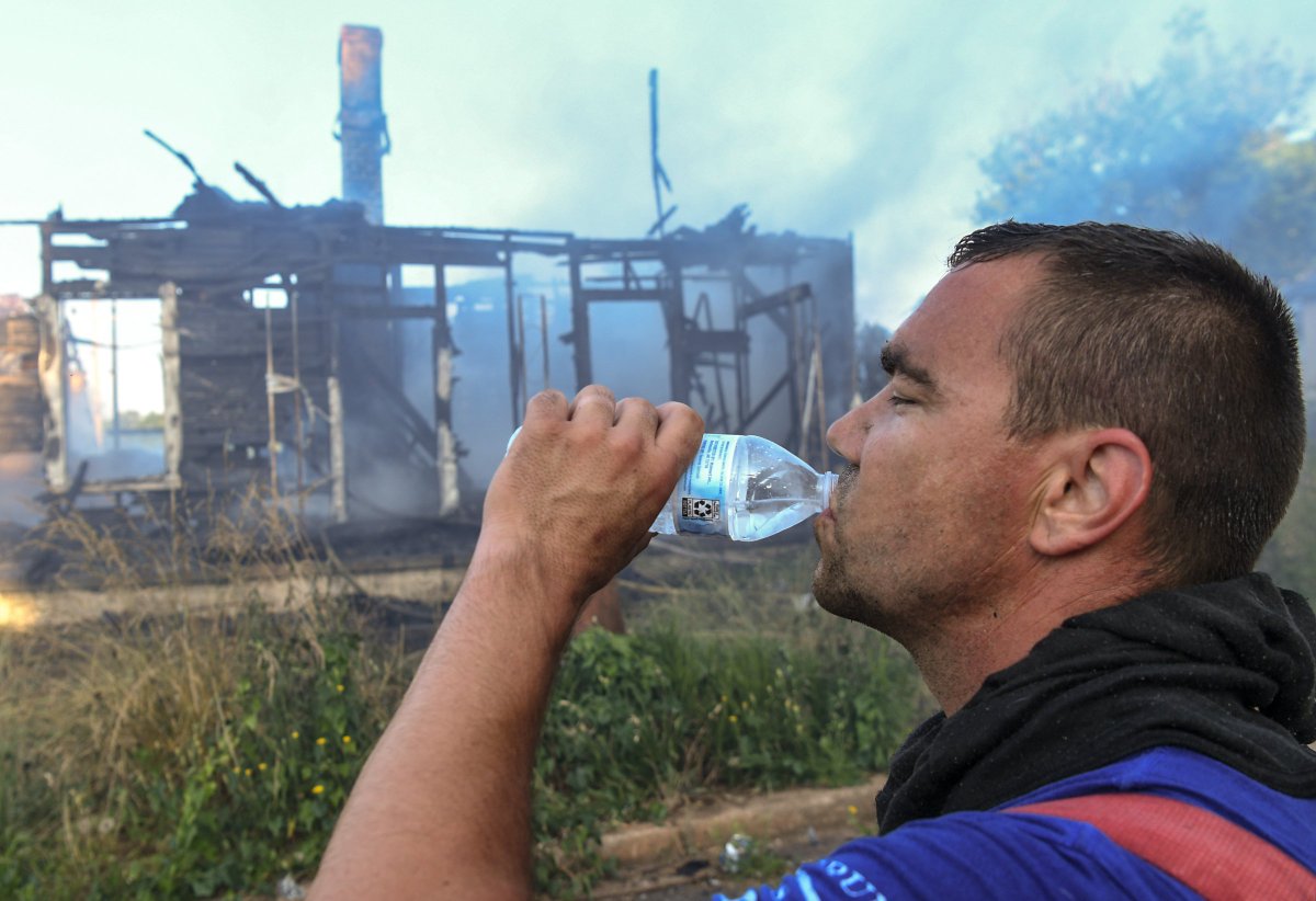 ClickingKen's tweet image. It's hot out there, and hydration is a good thing. Ask a fireman... independentmail.com/picture-galler… @HPFD3 @acfdmedia @SCFireFighting @scfirefighters @FireRescueSC #hydrate #keephydrated #SCfire #AndersonCountyFireDepartment @independentmail #heatsafety