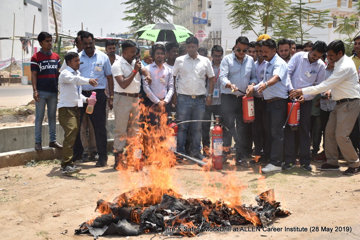 ALLENkota's tweet photo. #ALLENCareerInstitute today conducted a #MockFireDrill to demonstrate the readiness of an Emergency response plan in its Coaching Premises. The students and nearby families were also introduced with the use of Fire Safety Equipment. 
#ALLENKota #Kotacoaching #MockDrill https://t.co/oyArSAGerq