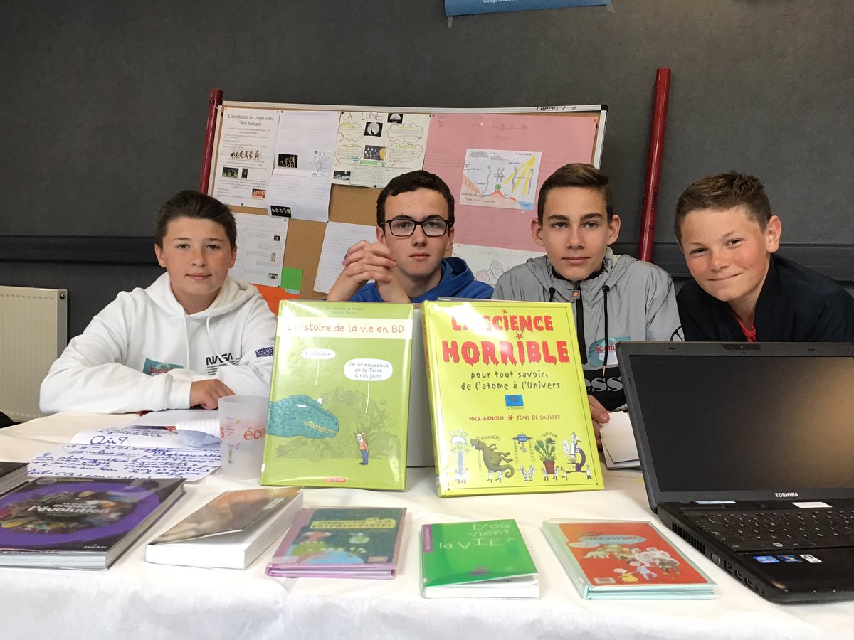 xgauchard's tweet photo. Prix du livre sciences pour tous @AcadSciences
#ecoly19
Le collège Dinandier de Villedieu les Poêles est venu à Ecolysciences partager ses plaisirs de lecture et son coup de cœur : l’histoire de la vie en BD
@acrouen @acCaen @Universite_Caen @daac_caen @CaenCLEMI https://t.co/ESoKGmX7Gk