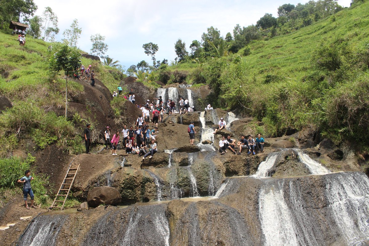 Ketiga ada air terjun musiman. Air Terjun Kedung Kandang. Nah kl pas musim kemarau kayak gini tdk begitu recomended ya jd bs ke Embung saja dl #BerliburdiJogja