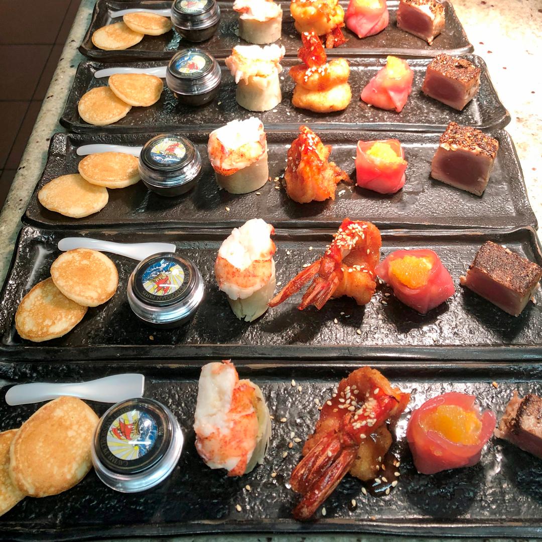 🔸 Caviar Ossetra Petrossian 12 gr et Blinis
🔸 Nem de légumes et homard
🔸 Crevette caramélisée au sésame
🔸 Cristal saumon et œuf fumé
🔸 Tataki de thon au poivre

🤤

#MayaBayMonaco #appetizers