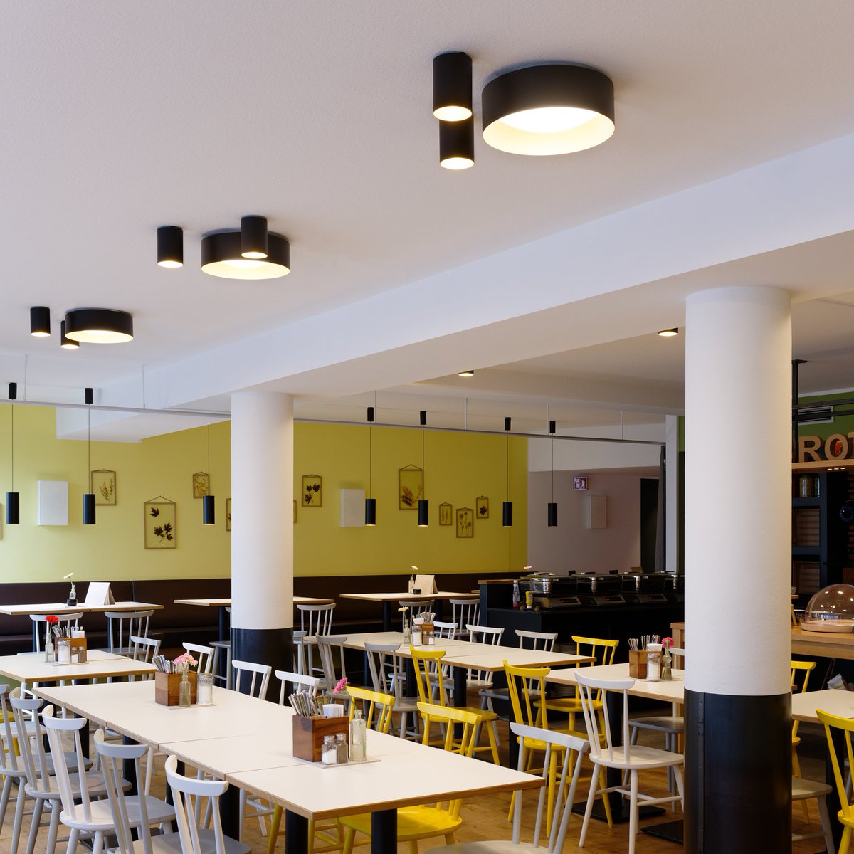 Wow_Lighting's tweet photo. #TakeoverTuesday with Leanne Clark! (Who is celebrating her birthday today!)

Leanne here! STUDIO LINE luminaires from #BEGAUS feature metallic interiors to contrast the black or white exterior. Available in semi-recessed, surface and pendant options.

https://t.co/crvyK83ldB https://t.co/7vnglYufTd