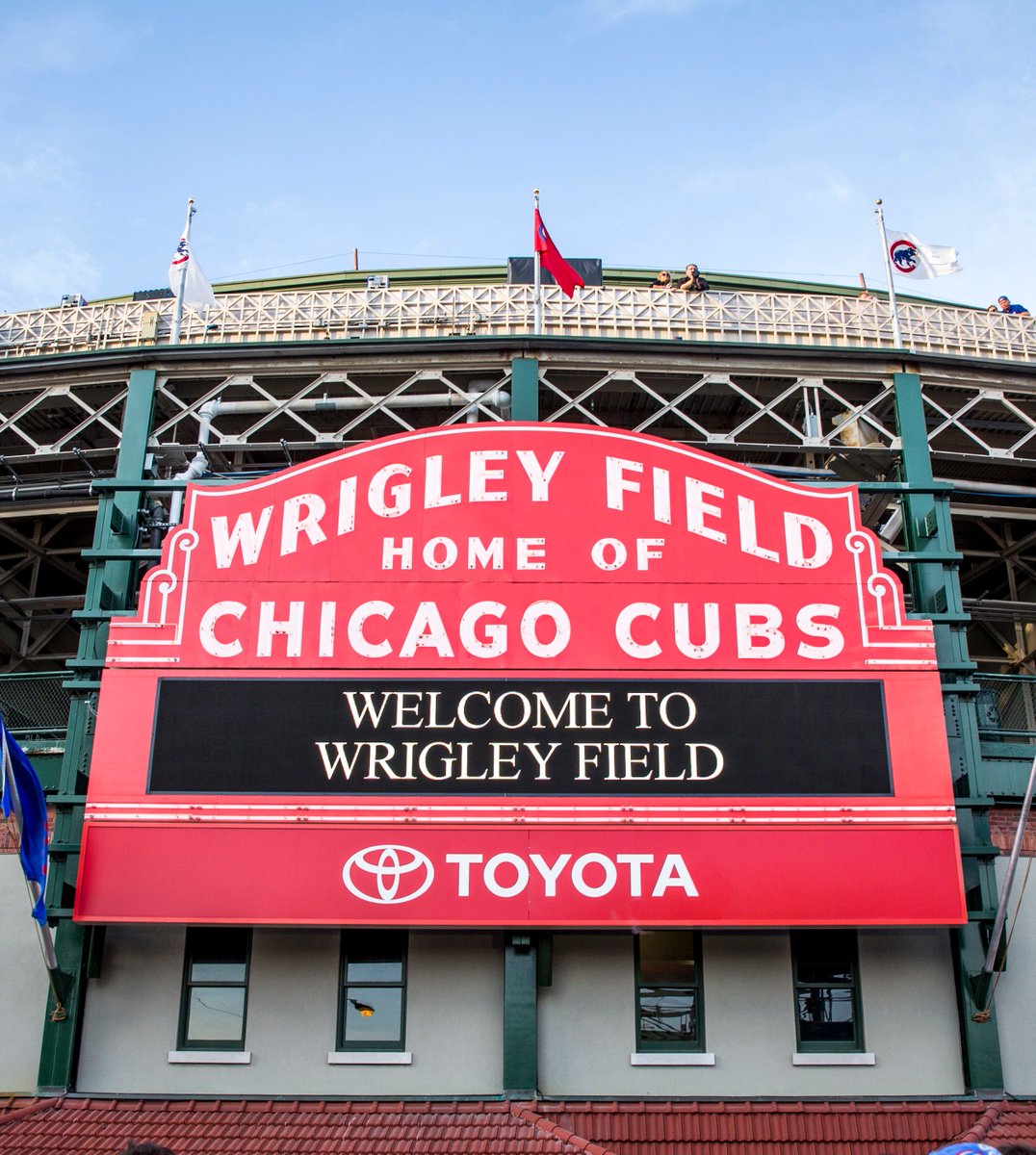 •It’s official! Dynegy is the new Official Energy Provider of the Chicago Cubs and Wrigley Field. We’re ready to bring the energy! #EverybodyIn  bit.ly/2MnRfkC