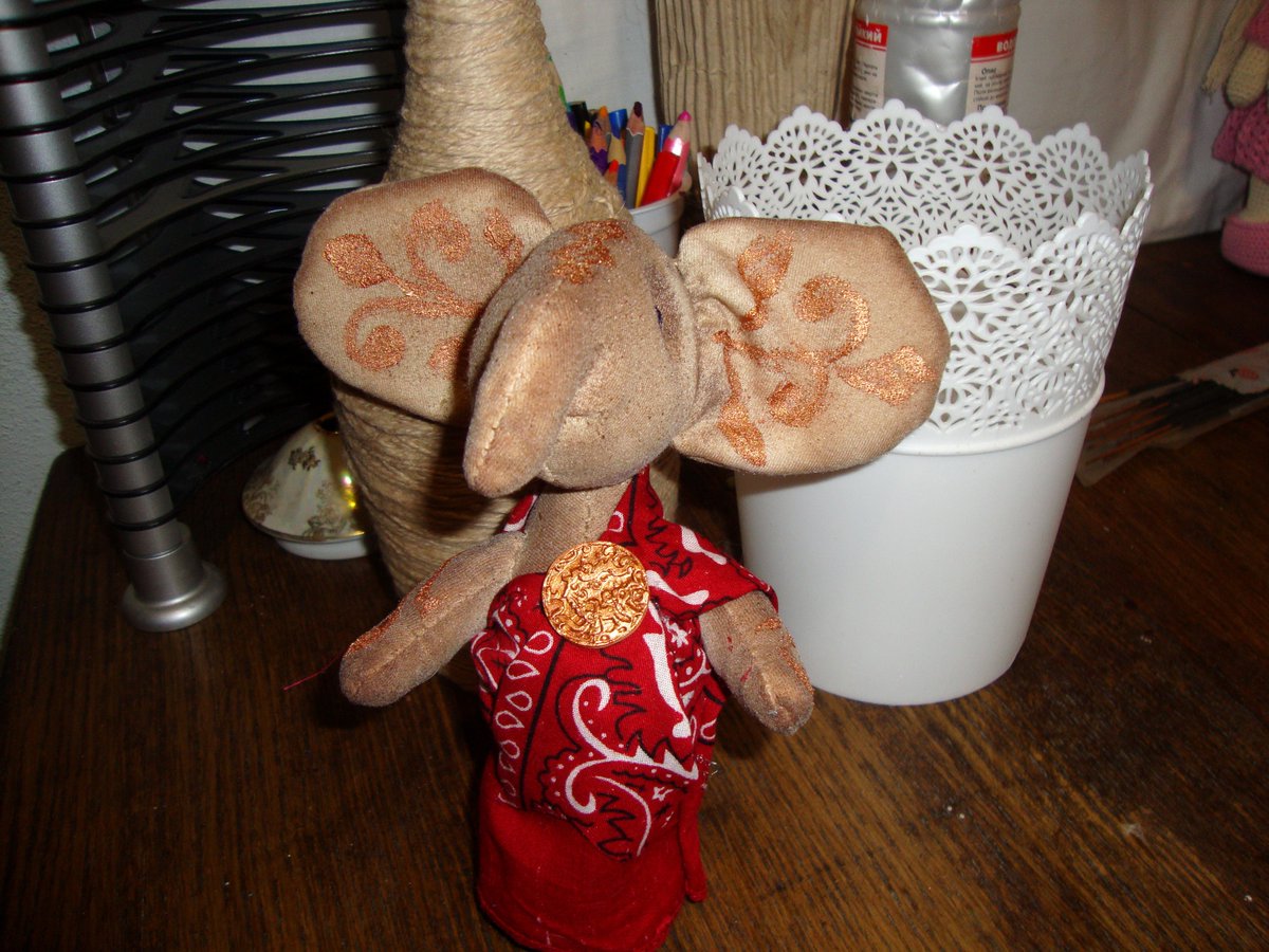 hogops's tweet image. а еще литературные вечера, перфоменсы, выставки и пленеры, курсы и обучения, показы моды, переделка одежды и изготовление разных аксесуаров из подручных материалов и многое другое,