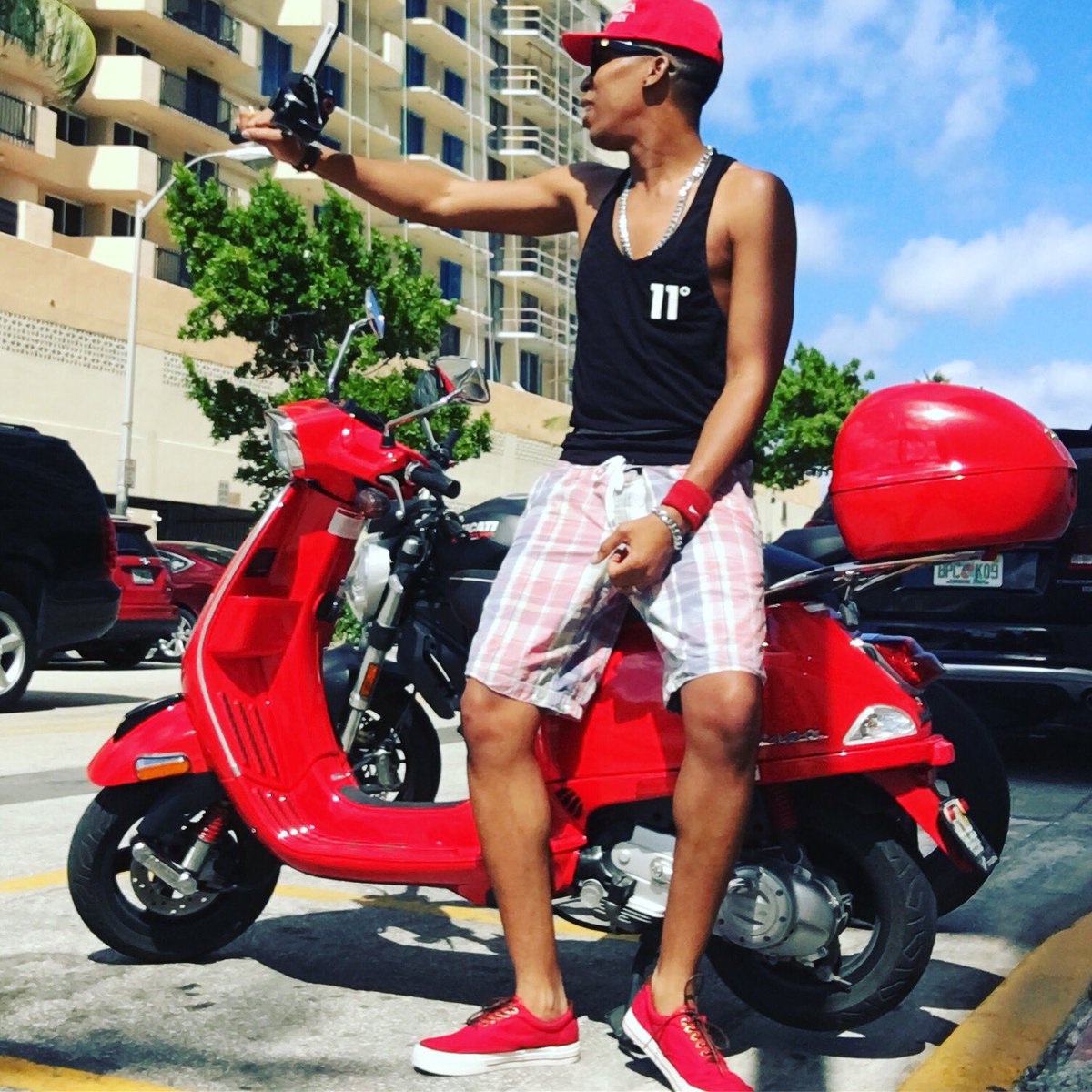 SEOMalkamDior's tweet photo. Live Streaming from my #redscooter on #southbeach, Iβm posting 'The Top 12 Digital Marketing Strategies Of 2019ββ¦ /
Check it out on the website https://t.co/wWYeR8UN5r π²πΊπΈ
.
.
#DigitalMarketing #Marketing #MiamiBeach #SocialMedia #SEO #optimizerinvest #ContentMarketing https://t.co/6FNF10KSoF