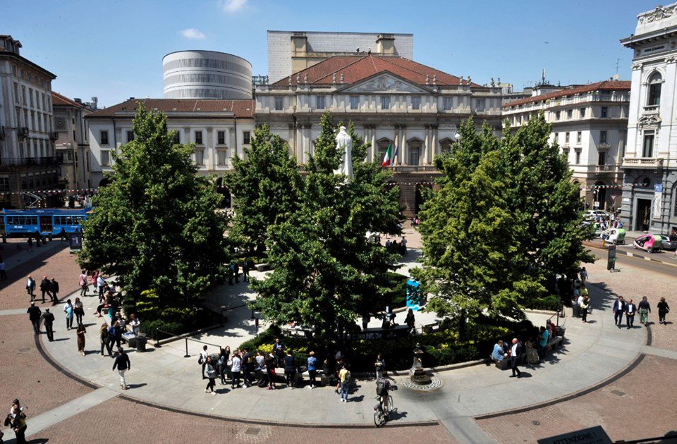 ManpowerGroupIT's tweet photo. Vi siete persi il taglio del nastro dell’ultima iniziativa #seminiamo? Nelle foto i nuovi giardini di #piazzadellascala, opera della Cooperativa Sociale #operainfiore che, insieme a #ManpowerGroup, ha curato questa zona creando nuovi posti di #lavoro per persone svantaggiate✂️🌳 https://t.co/d7n0d40fAz