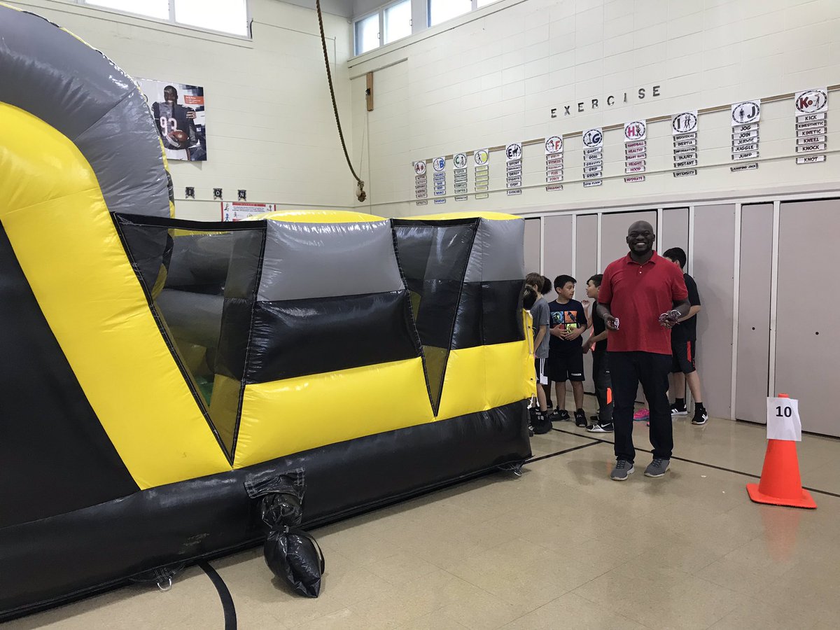 D84North's tweet photo. Is there anything better than Field Day???? We don’t think so!!! Kids (and teachers) are having a blast thanks to Mr. Jeske and our amazing volunteers!! #welovevolunteers #welovefieldday #fieldday #dolphinsplay #D84OnTrack https://t.co/zkQJ4rBzaf