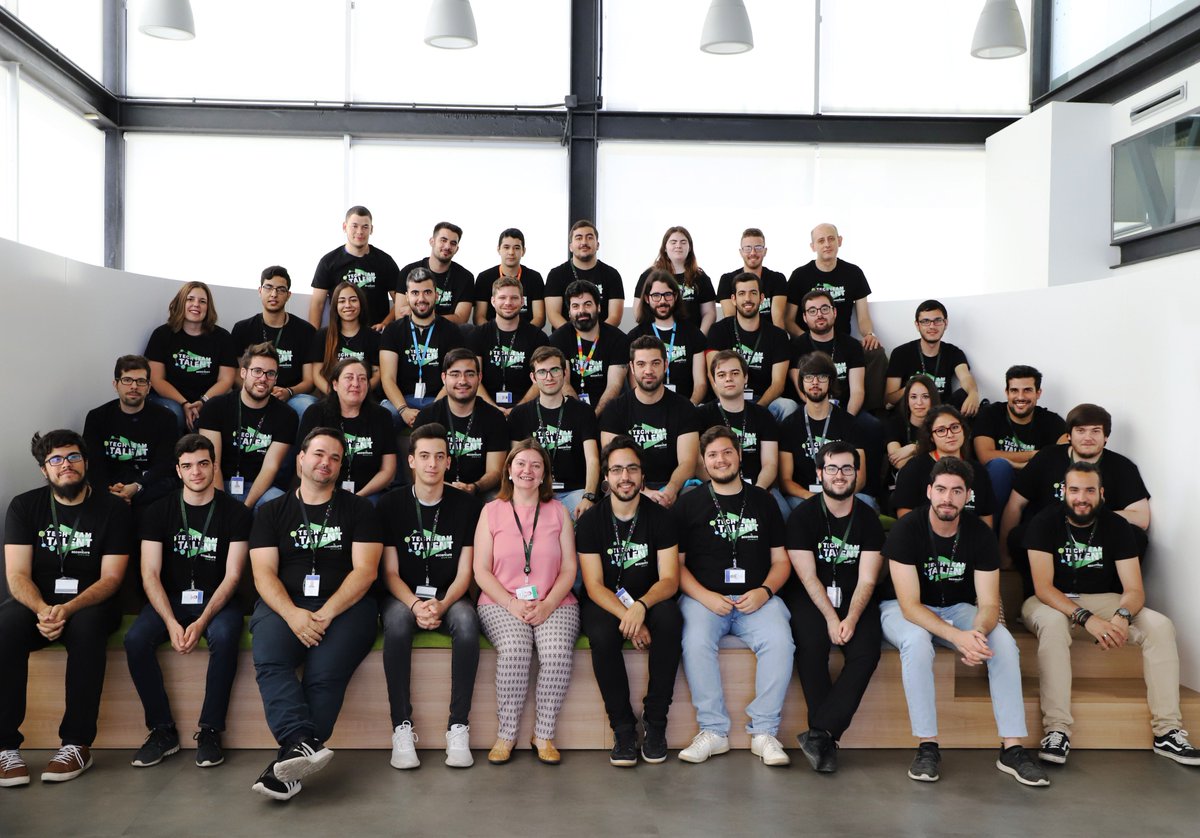 DoloresVillator's tweet photo. Dando las gracias a nuestros estudiantes de FP en prácticas por habernos elegido, una vez acabadas solo nos queda crear un Futuro Juntos. 
Tech Team Talent , Somos equipo, #somosaccenture #accenturemalaga
@AccentureTech @AccentureSpain https://t.co/1vTuPmxoTT