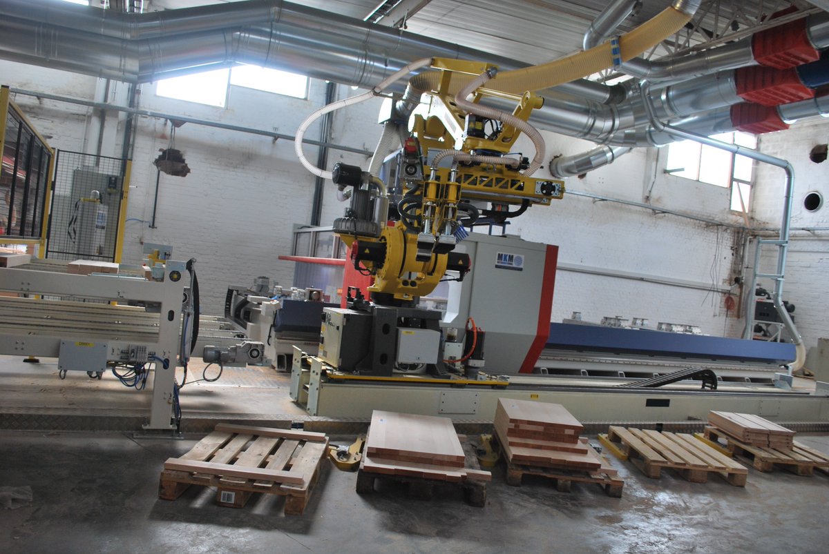 CompassSoftw's tweet photo. The Belgian company Trappen Verschaeve has been producing stairs for almost 60 years. Earlier this year they purchased a robot, which is controlled by Compass Software. Read the entire case study here: https://t.co/NZjWHq36P8
#stairbuilding #robot #robotics #stair #stairs #CNC https://t.co/usMFmuKsZ9