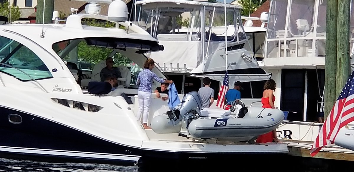 We hope you had a great @MemorialDay long weekend #boating!

Thank you to our dealer Maritime Solutions, in Rhode Island for these great pictures of their installation of a #WalkerBay Genesis tender on this stunning #SeaRay Sundancer #Yacht. walkerbay.com/rigid-inflatab…