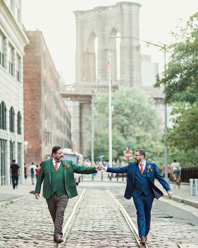 Carlos, Scott, and the #brooklynbridge. Three icons in one picture. ⁣
⁣
#cleanplatepictures #brooklynweddingphotographer #hudsonvalleyweddingphotographer #brooklynwedding #lookslikefilmweddings #lgbtqweddingphotographer #lgbtqwedding #hisandhis #mran… bit.ly/2XbXSYg