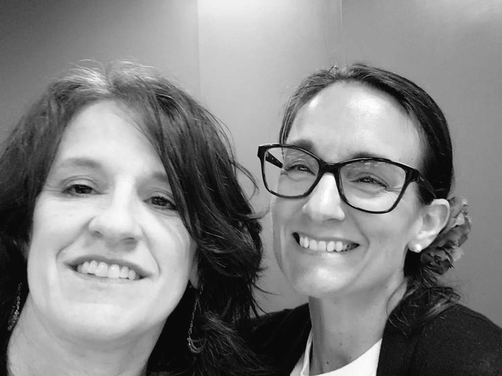 price_jerilyn's tweet photo. Making connections with other art colleagues. Day one #cobbartrocks #ctla19 https://t.co/k6dm1Uf3AE