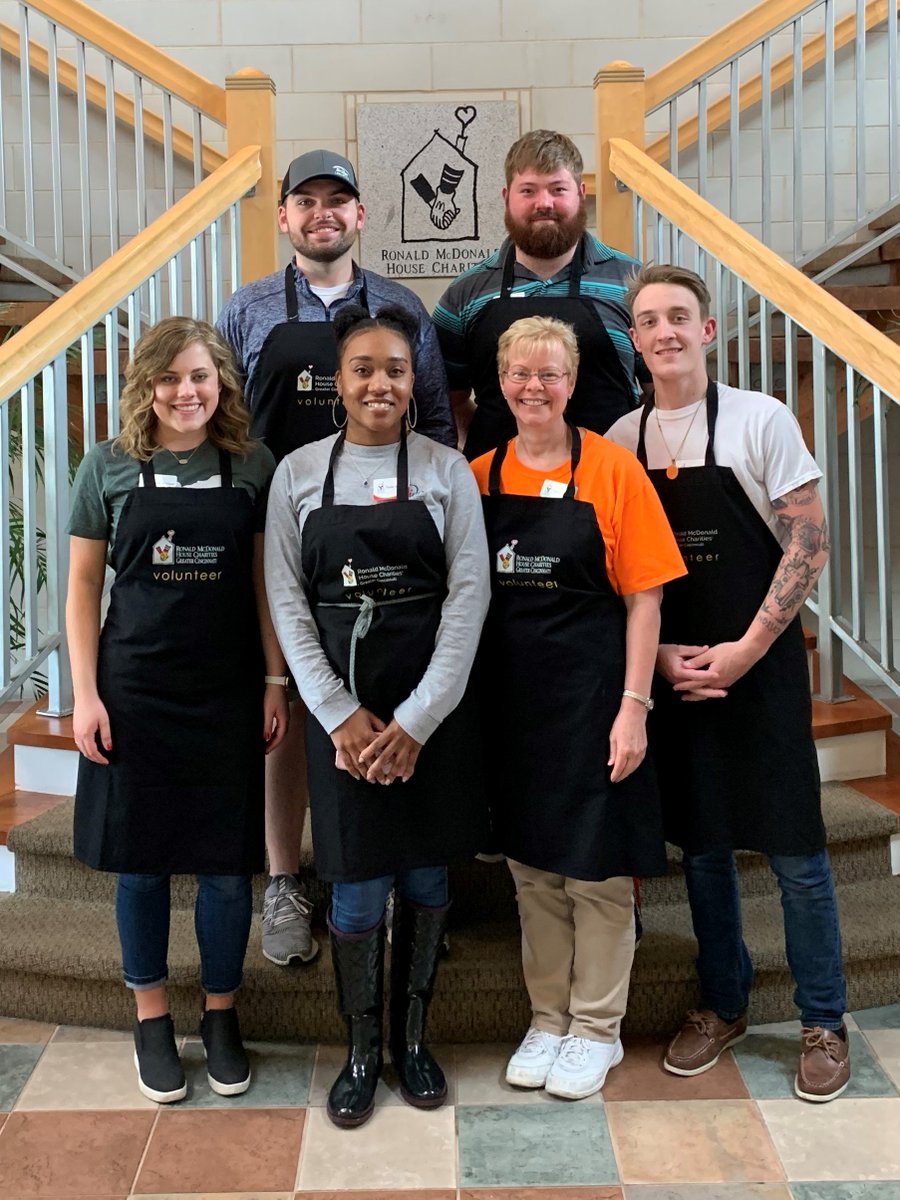 Bridge_Log_Inc's tweet photo. We had the BEST time serving dinner for the families staying at the Ronald McDonald House last week! https://t.co/rlWqjYjSO0