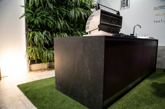 Dekton's tweet photo. With roots in the wood industry and an Italian background, #IBKProject creates spaces that are eco-friendly,  design-forward, and contemporary. Take a look at some of our favorite photos of our partnership at @KBIS, featuring #Dekton Laos. Find out more: https://t.co/XSmGPgxzAx https://t.co/bYuzYmX41x