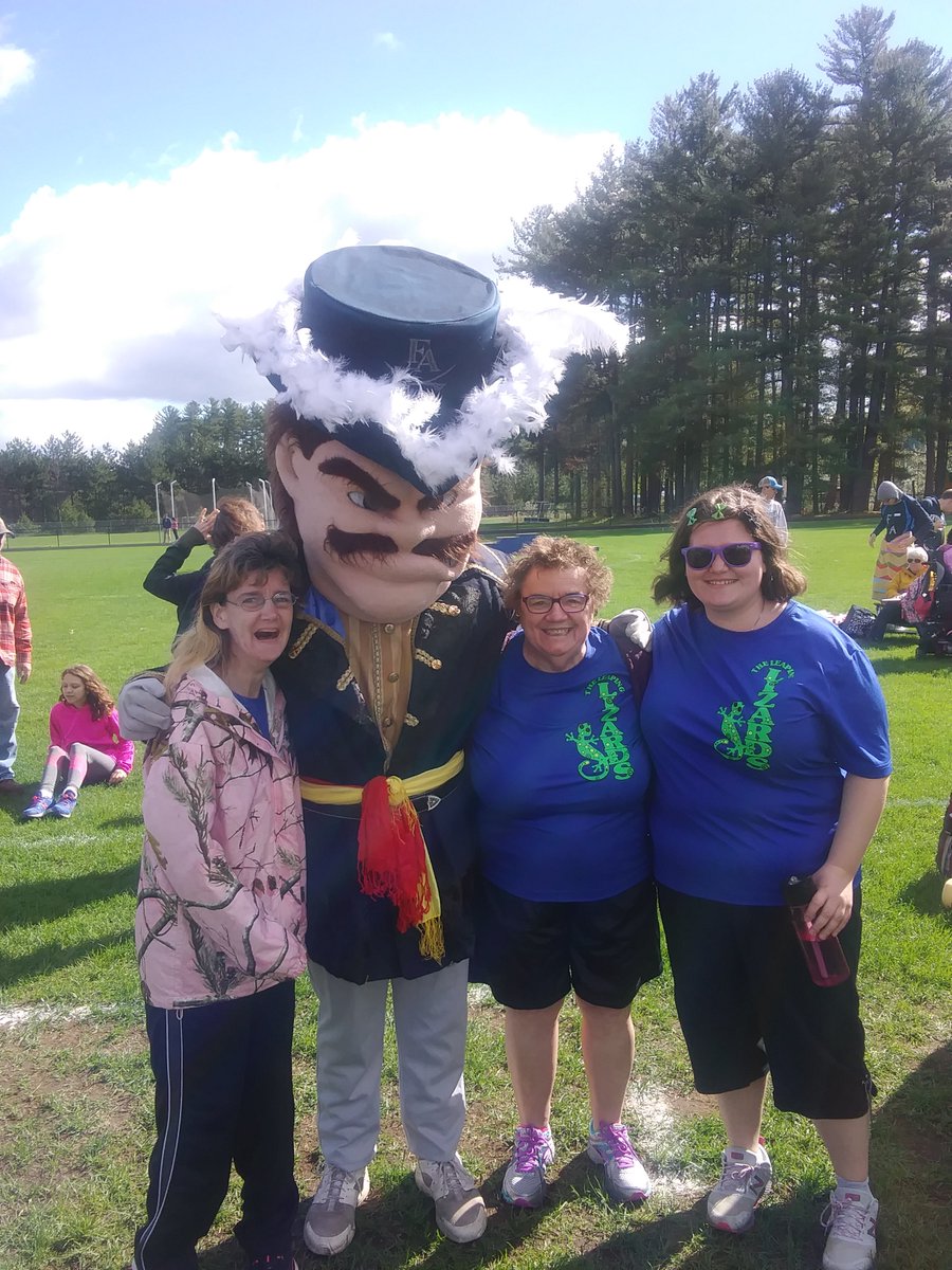 HopeAssoc's tweet image. Some participants competed in the Special Olympic Regionals in Fryeburg Maine. Congratulations! #hopeassociation #SpecialOlympics #happyplace