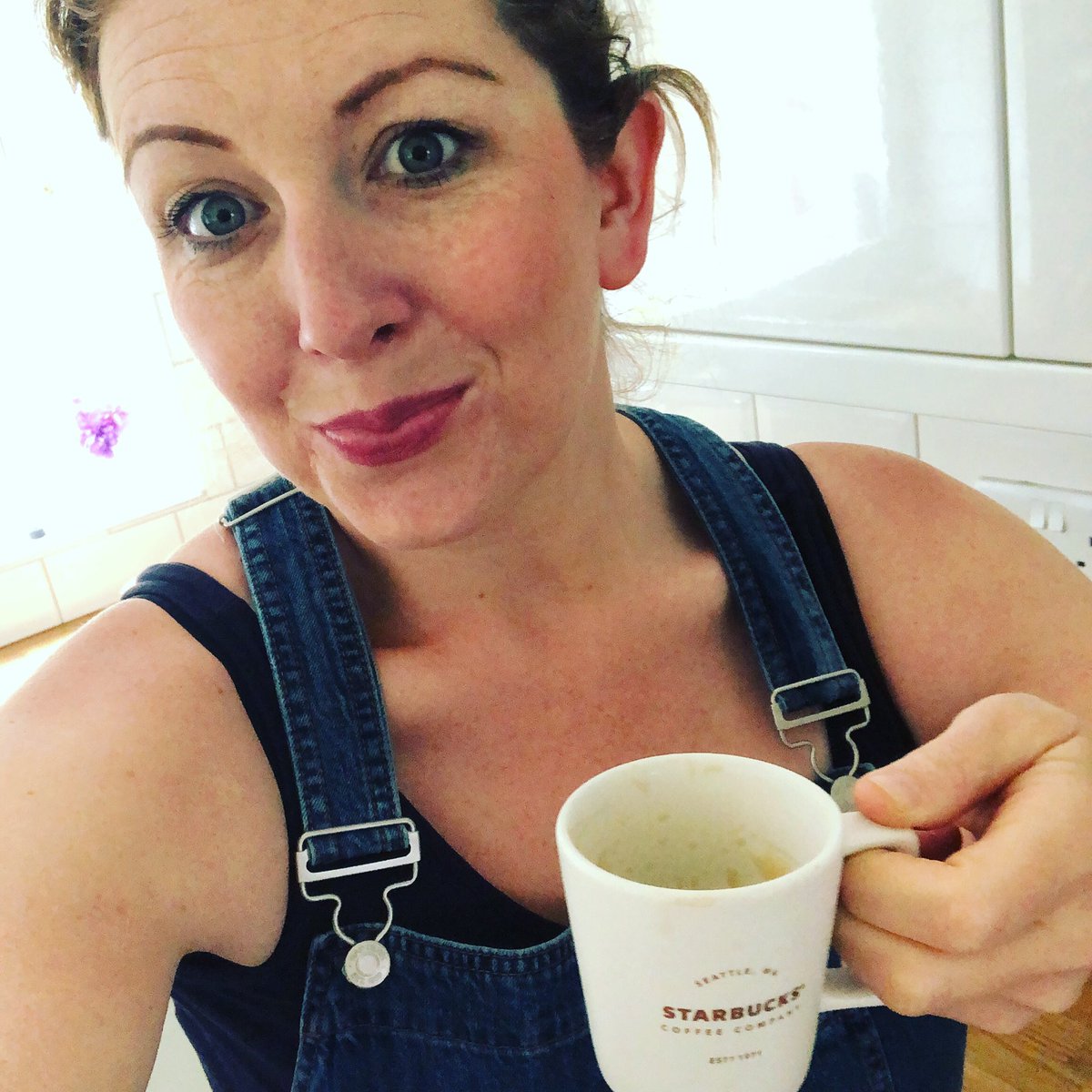 Half term.
Self employed.
Keeping children alive.

Send coffee.... bucket loads.
#halftermfun #coffeebreak #sendmirecoffee