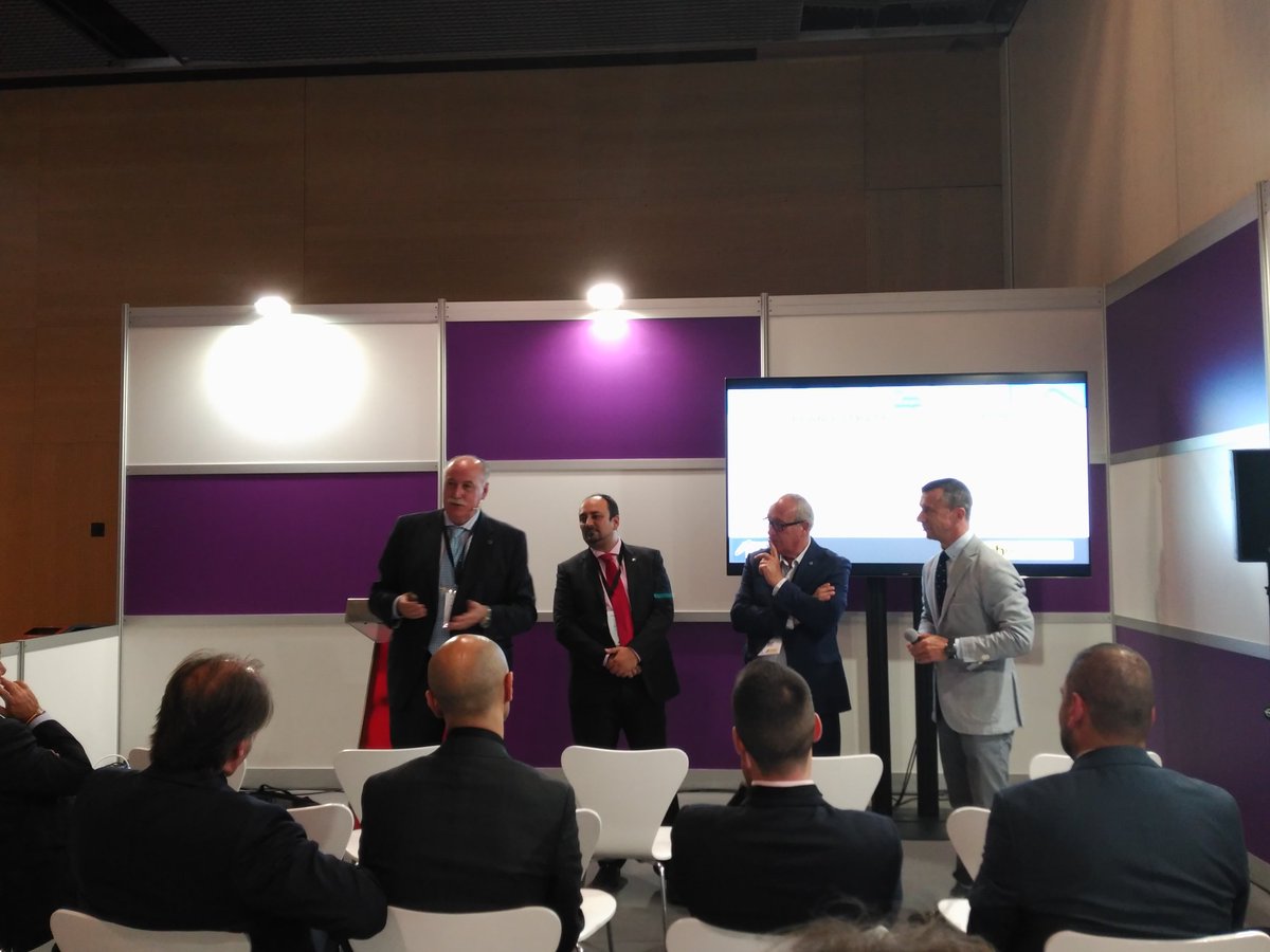 Último Expert Panel de la primera jornada de #SecurityForum19 @asis_143 <a href="/rheulen/">Eulen Seguridad</a> <a href="/Techco_Security/">Techco Security</a>