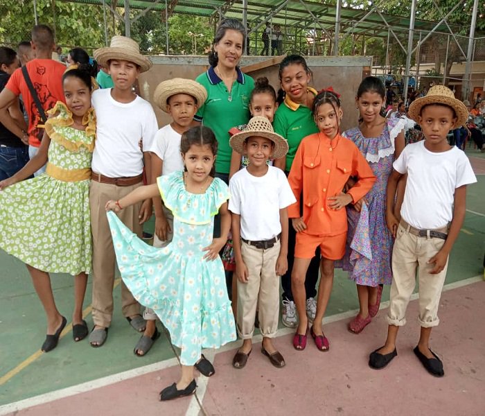 ✔️Con alegría Culminó el Encuentro de Saberes y Haceres  “Cuenca del Unare"🕺💃

➡️guarico.gob.ve/pagina_oficial…

#CLAPContraElBloqueo
#EnCuerpoYAlmaPorGuárico
