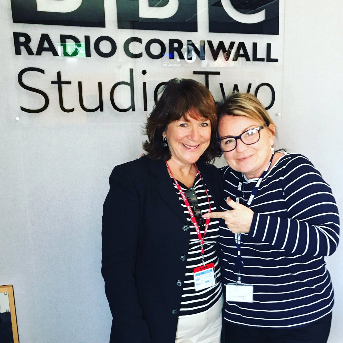 BBCCornwall's tweet photo. Chatting art with @debbiedotmac  is @CarolineCleave love the matching tops ladies ! https://t.co/H0rMb14tRS
