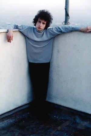 Bob41Dylan's tweet image. Gonna change my way of thinking,
Make myself a different set of rules.
Gonna put my good foot forward,
And stop being influenced by fools.