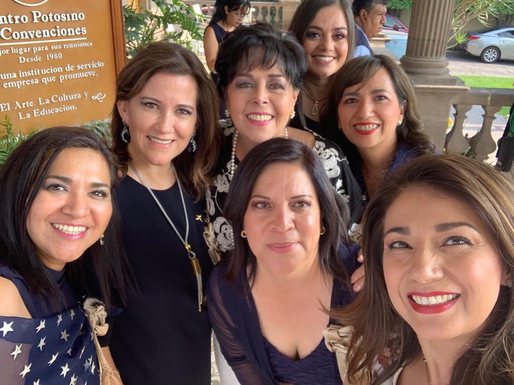 JosefinaSLP's tweet photo. Como integrante de @amexme, asisto con gran orgullo y entusiasmo a la toma de protesta de la nueva presidenta del Capítulo #SLP Fabiola Mejorada, para el periodo 2019-2022. ¡Enhorabuena y felicidades a todas! https://t.co/Oyz8hGWq85