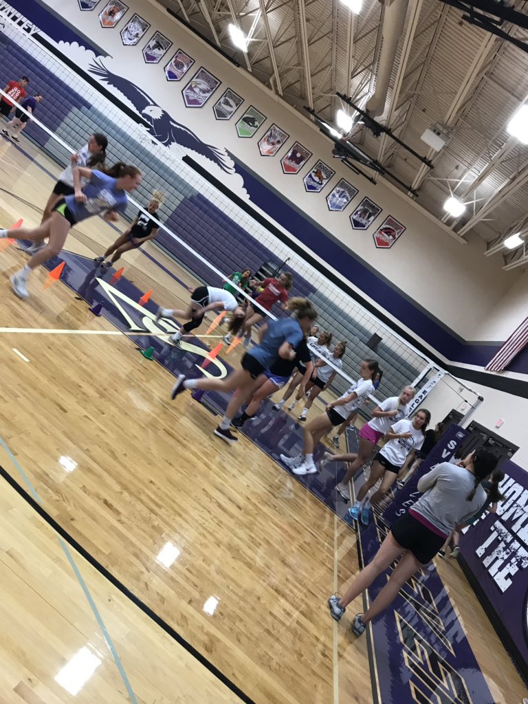 BoseJoey's tweet photo. Good start to summer weights! @SVEagles #svnation https://t.co/zn99H6AvGx