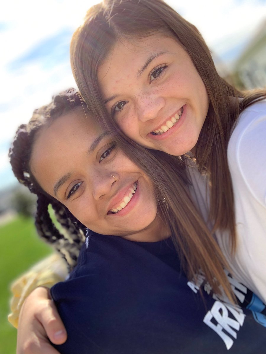 PCTouchOfClass's tweet image. Member bio monday! Averie Webb is a Sophomore at PCHS. It’s her second year singing as an alto 2. On her free time she plays soccer, tennis, and is an active member of the band where she plays the flute. She enjoys hanging out with friends, taking pictures, and drawing.