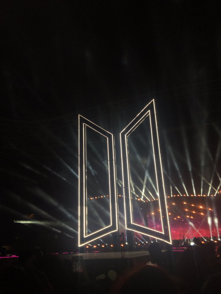 jiminnsssi's tweet photo. I was there💜 25.05/ 26.05 #BTSinBrazil #SpeakYourselfinBrazil @BTS_twt https://t.co/15TlYgxwNb