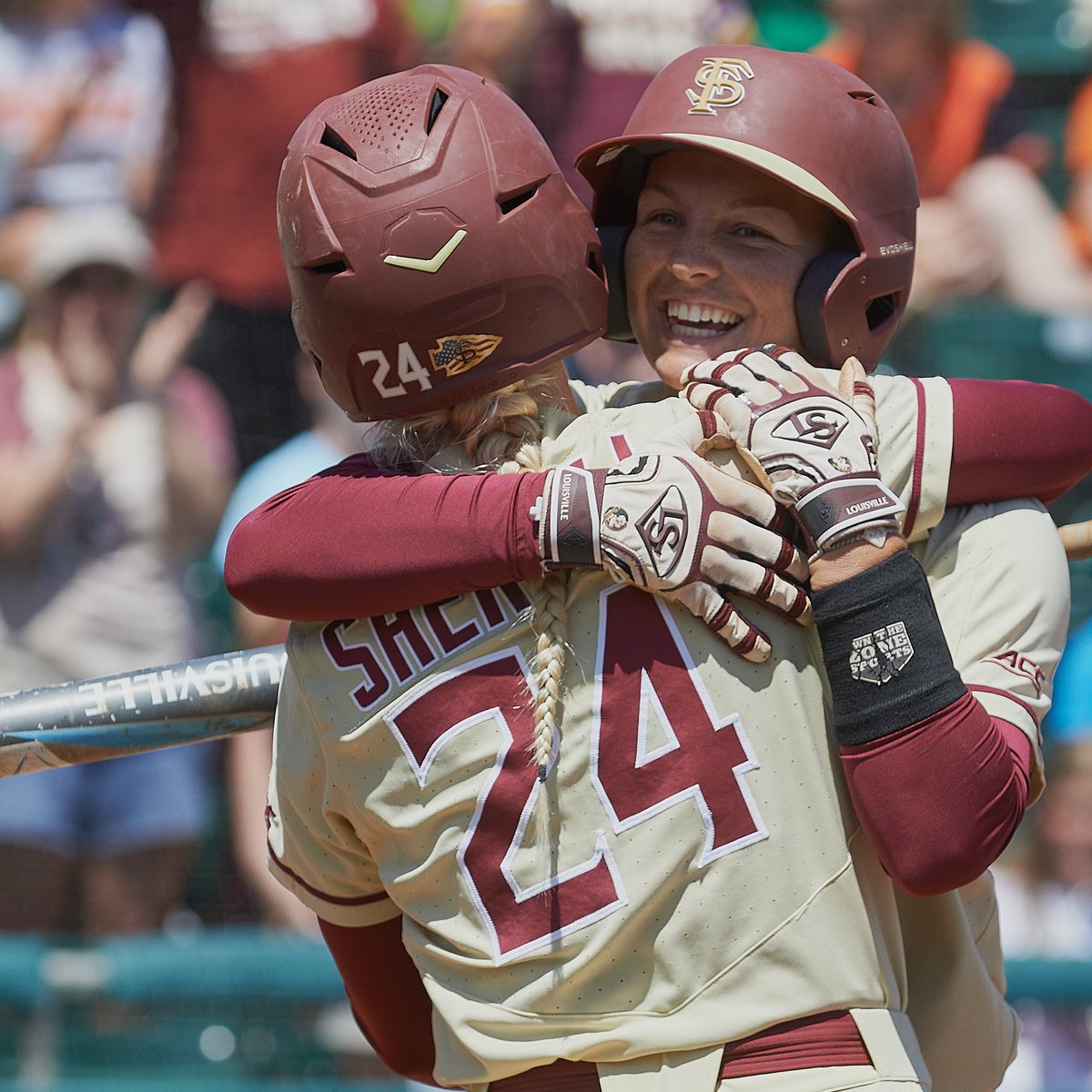 FSU_Softball's tweet image. Nothin&apos; but love for #Team36 🥰

#ATM #DNAE