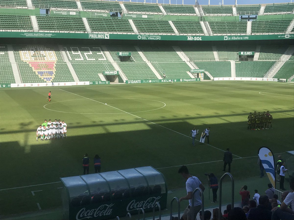 Ya en el #MartinezValero para ver la Final de la #CopaFederacion entre el <a href="/elchecfoficial/">🌴</a> de <a href="/RafaRoldan13/">Rafa Roldan</a> , <a href="/josesalinas_8/">Jose Salinas</a> , <a href="/9rodrimc1/">9rodrimc</a> y <a href="/DiegoMtnz21/">Diego</a> contra  el <a href="/cdroda/">CD Roda</a> de @juankaqm_05 . <a href="/rgfootball_web/">ℝ𝔾𝔽𝕠𝕠𝕥𝕓𝕒𝕝𝕝</a> #CanteraRG ⚽️⚽️