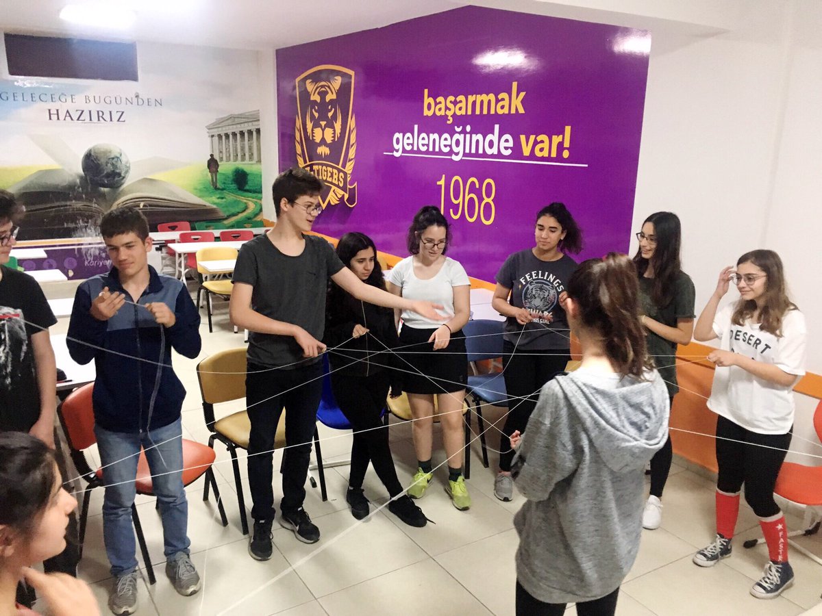 Senin hayalin bizim de hayalimiz! 💜 

#LGS yaklaşırken Uğurlu öğrencilerimizin motivasyonunu artıracak, sınav kaygılarını azaltacak etkinliklere tüm okullarımızda devam ediyoruz! #UğurlaKazan 🏆