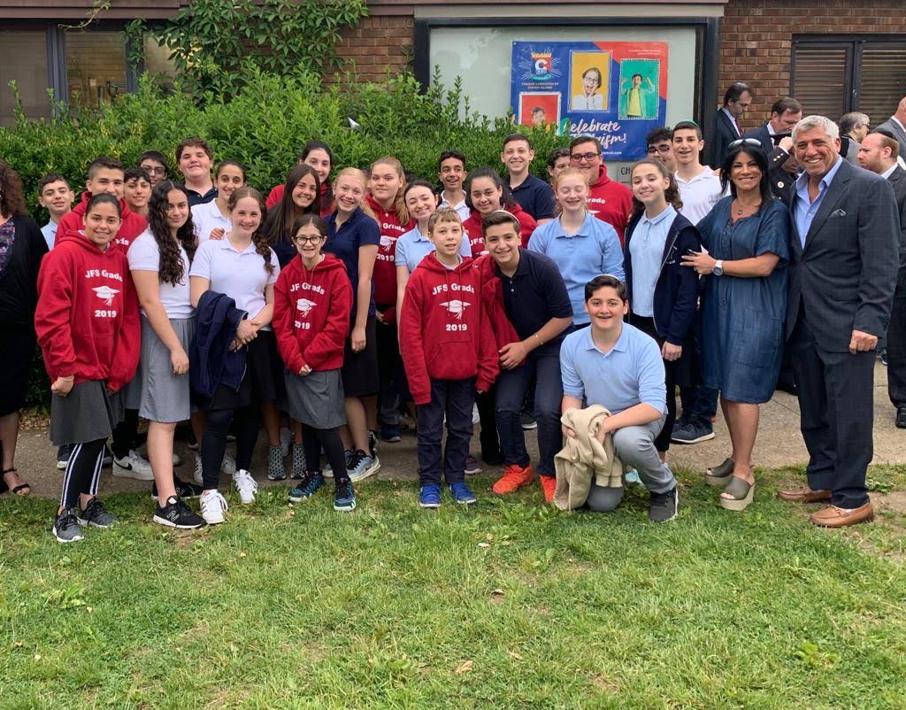 JFSSI's tweet photo. Our 8th grade students protested against #antisemitism today today at our local Chabad which was recently vandalized with graffiti. https://t.co/C8anTPs5EH