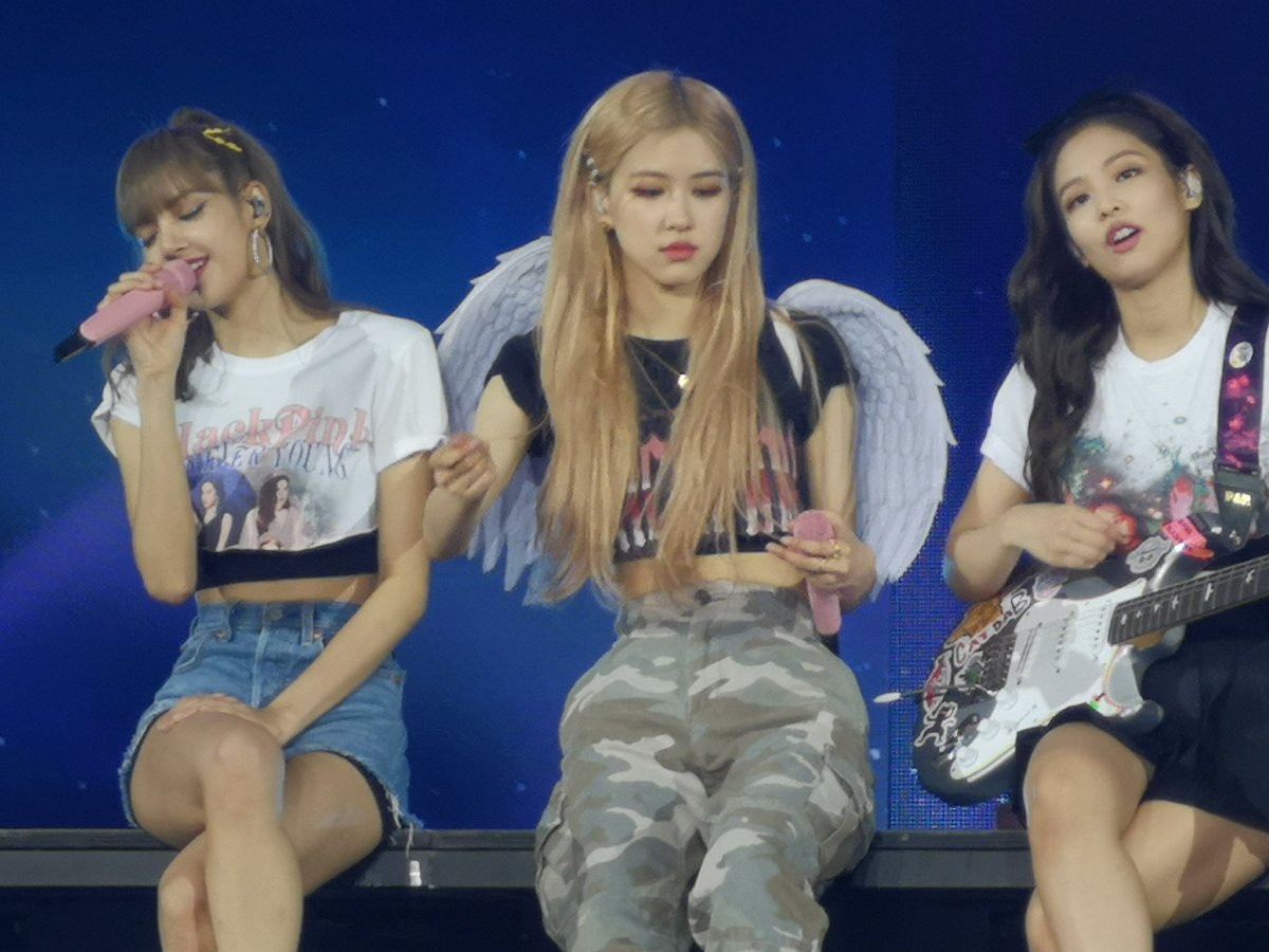 KiraLHeart's tweet photo. Rosé the angel (2°Part)

#BLACKPINKinBARCELONA
#BLACKPINK
#BLACKPINKInYourArea https://t.co/D52H3ZXLku