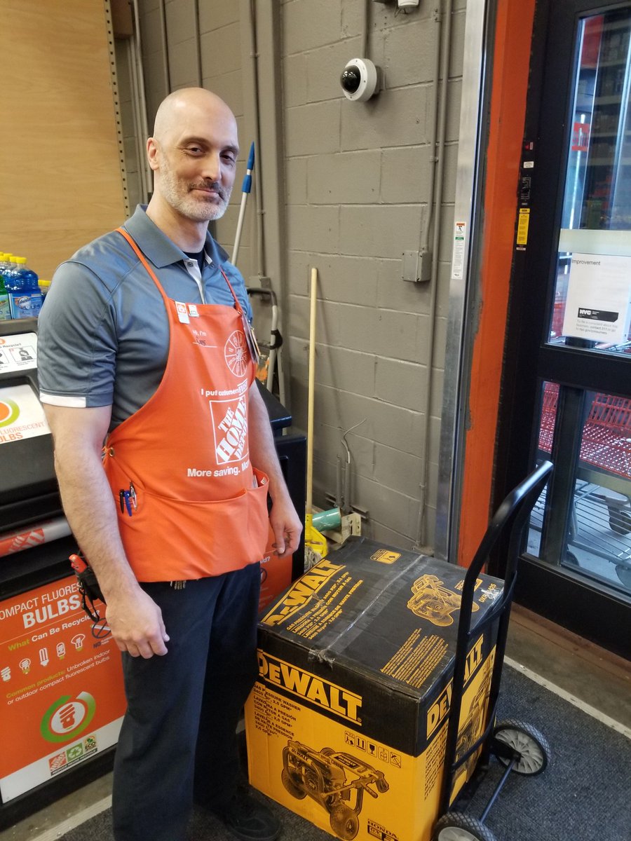 zagazah73's tweet photo. Awesome job Chris with an excellent recovery (hand truck included) $675. @bdboy85 @gonzobxny @nkarloong1 @TGKRYSTAL @ChrisHD1245 @angel1245_ https://t.co/Nmq4HdnU6h