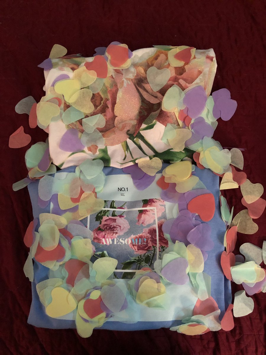 PA_Swiftie13's tweet photo. @taylornation13 @taylorswift13 it’s here and it’s BEAUTIFUL!! SO. MUCH. CONFETTI. !!! I’m in love! 🥰 #MEMerch 💜💛💙❤️💚 https://t.co/GEKBlRxZW1