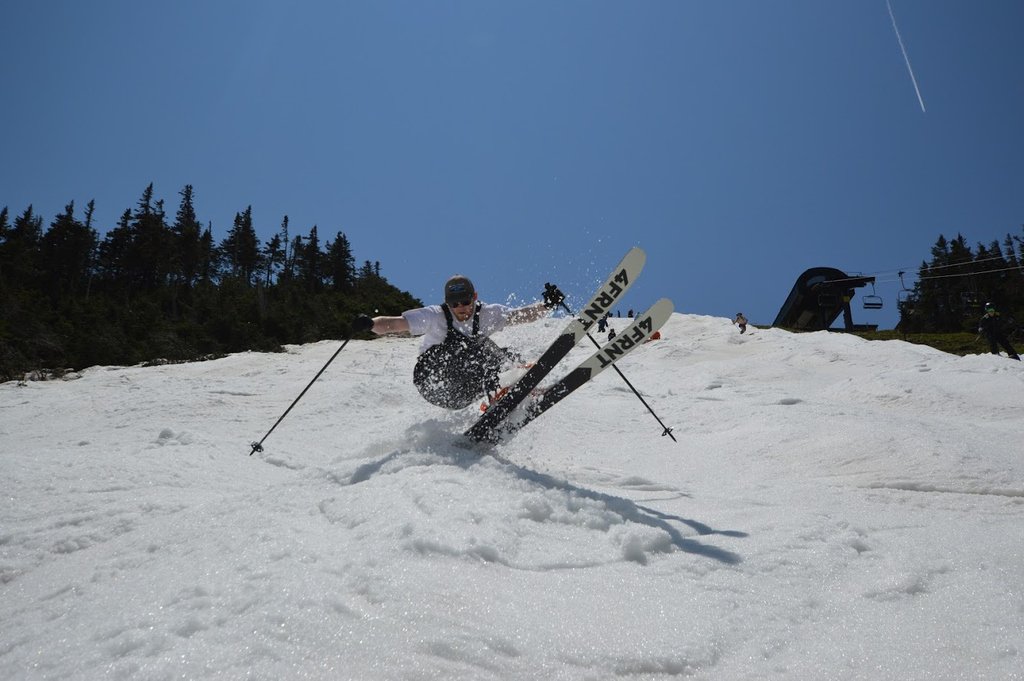 4FRNT_skis's tweet photo. Customer Service Manager @andrew.cassano spent his #MemorialDay weekend smashing bumps and keeping the dream alive!
📸 @dan.locks
#4frnt #4frntskis #shapingskiing #byskiersforskiers #waynewong #skiVT #killington #moguls #springskiing #partyshred https://t.co/7nwFWtCNuD