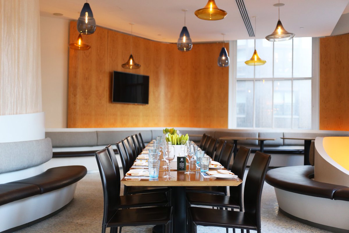 VenueBook's tweet photo. Entertain at Stella 34 Trattoria for that Empire State of Mind. https://t.co/rcuSU6lu3U