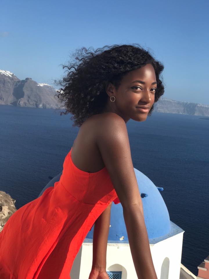 hey_ciara's tweet photo. Traveled to Santorini alone. 

A girl approached me and offered to take my photo. We ended up having a full blown photo shoot. 

Then we ended up going for dinner &amp; drinks. She was traveling alone too. 

Ironically, solo travel has led to more friendships than I ever expected. https://t.co/kZblmVhePX