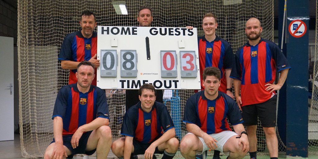 continuumbe's tweet photo. Gisteren heeft ons #topteam een vriendschappelijke wedstrijd zaalvoetbal gespeeld tegen onze vrienden van @Avio_Thales ✈️
Bedankt voor het leuke spel, AVIO. Wij kijken al uit naar de uitwedstrijd!⚽
#teamworkmakesthedreamwork #RaisingTheBar #ContinuumCrafters https://t.co/12wzDaIlYs