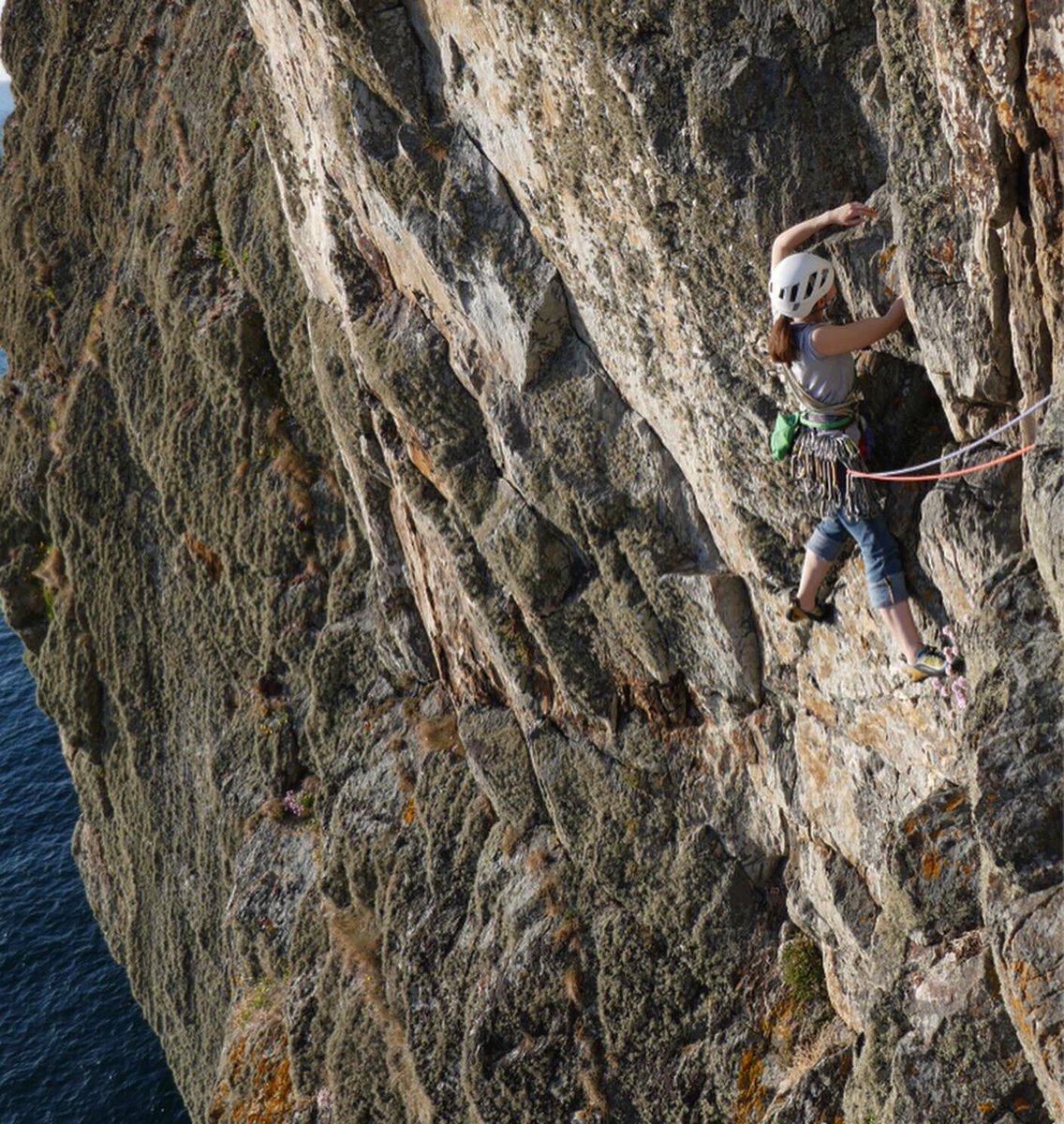 markwalkerguide's tweet image. Gogarth main cliff post work...pretty cool place... @Brit_Mt_Guides @Salewa @MtnTraining