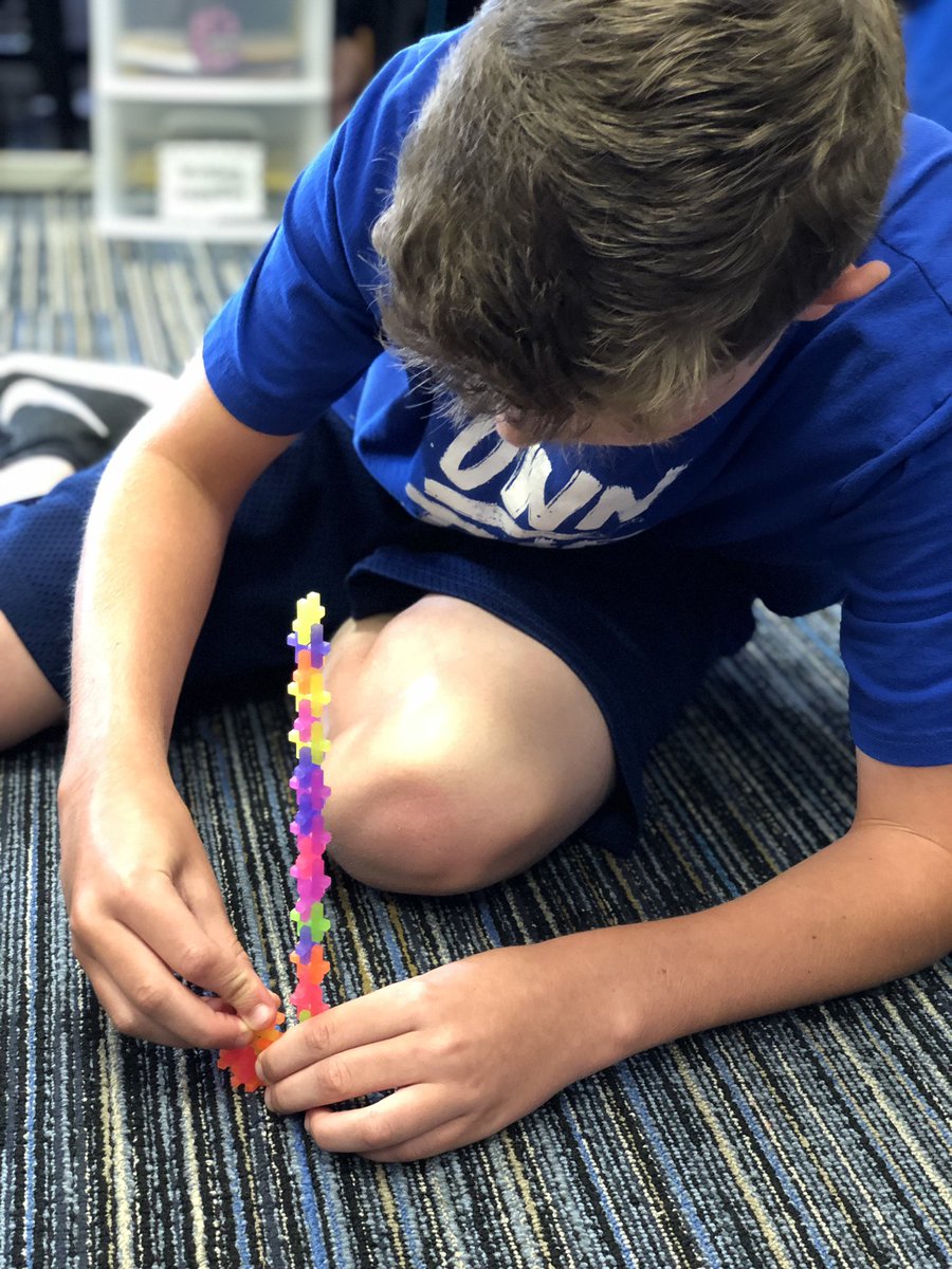 MrsEnnain5th's tweet photo. Students are working together to build the tallest tower using building blocks! Who will the winner be?! @RogersFrisco https://t.co/7ax5YsLUgd