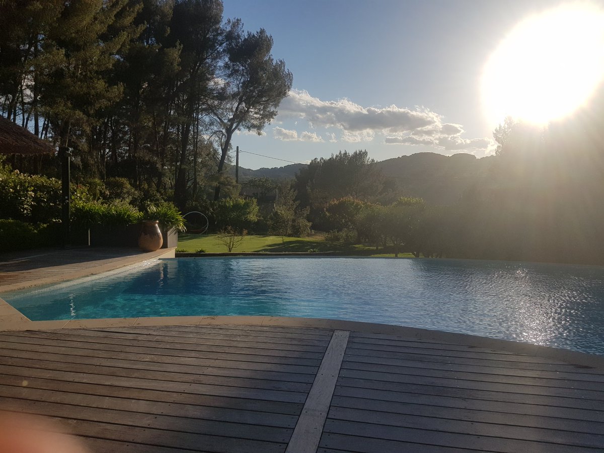 Jjoshmartin's tweet photo. Every time @TMThrustmaster take me out to an event, I swear that they choose the best locations for accommodation. Right now, this is genuinely competing for top of the list 😍 #thrustmasterfamily https://t.co/wpqS2N7DOV
