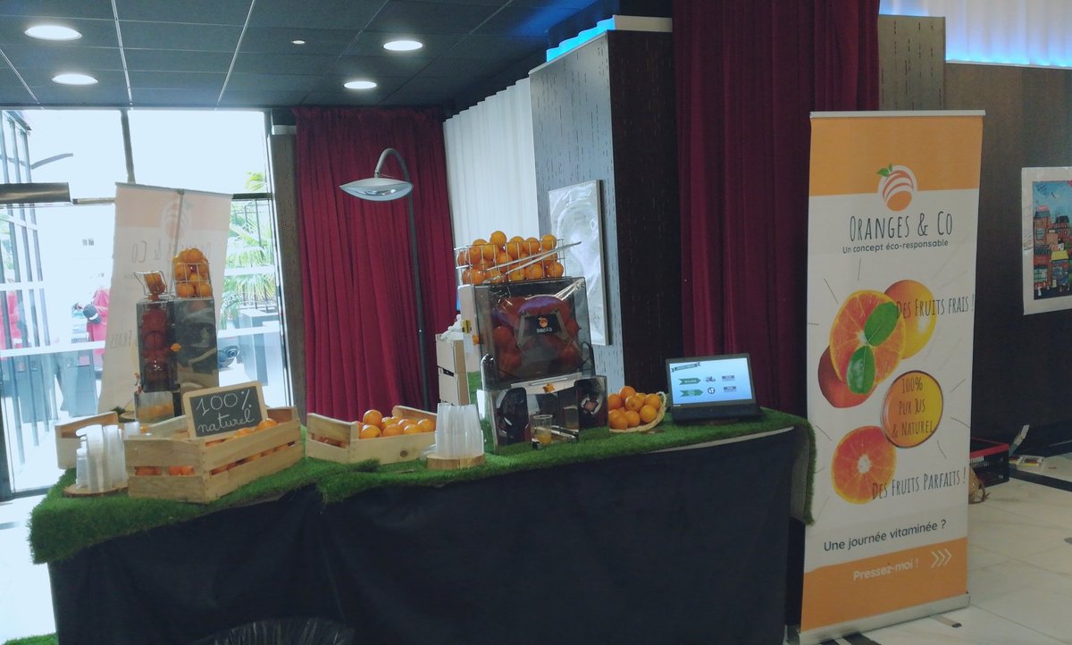 orangesandco's tweet photo. Animation Grand Cru de Vitamines pour la Coupe du Monde de la Chocolatine. Un plaisir de retrouver quelques uns de  nos Partenaires, Clients mais aussi de Belles Rencontres 😉🍊
Une véritable valorisation du savoir-faire des Artisans ! 
@MichelTrama @NadiaPellefigue @SocieteMOF https://t.co/ZLV1wUneNc