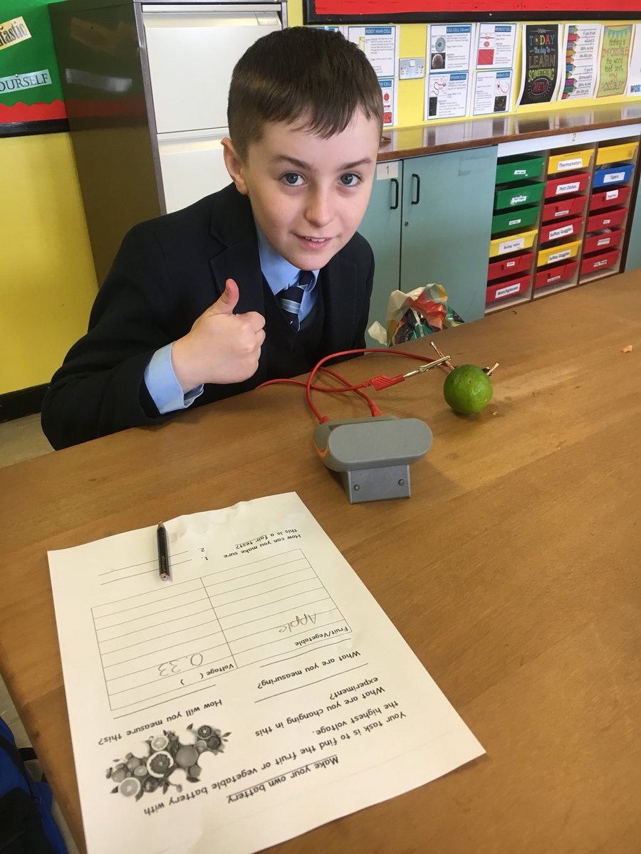 StPats_Science's tweet image. LSC2 pupils also worked so well working out which fruit/vegetable made the best battery!! A range of different results were obtained 🥔🍊🍋🍈 @StPatsBanbridge