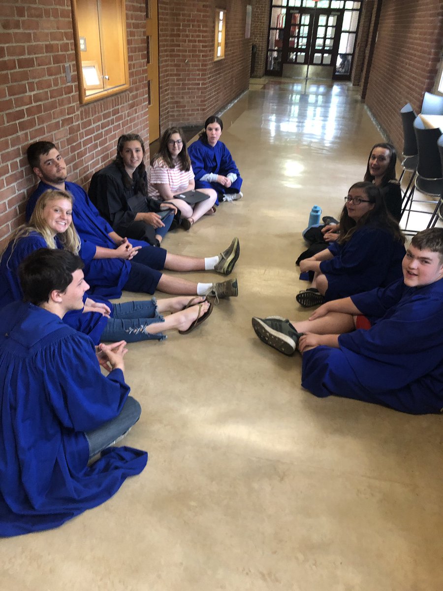 vrhsap's tweet photo. The Valley Supreme Court (as part of Mr. Arrigoni’s Civics class) deliberated and decided on Illinois vs. Wardlow, a case on search and seizure. The court decided in favor of Illinois, based on the arguments they heard today. https://t.co/bTjpPyYesC