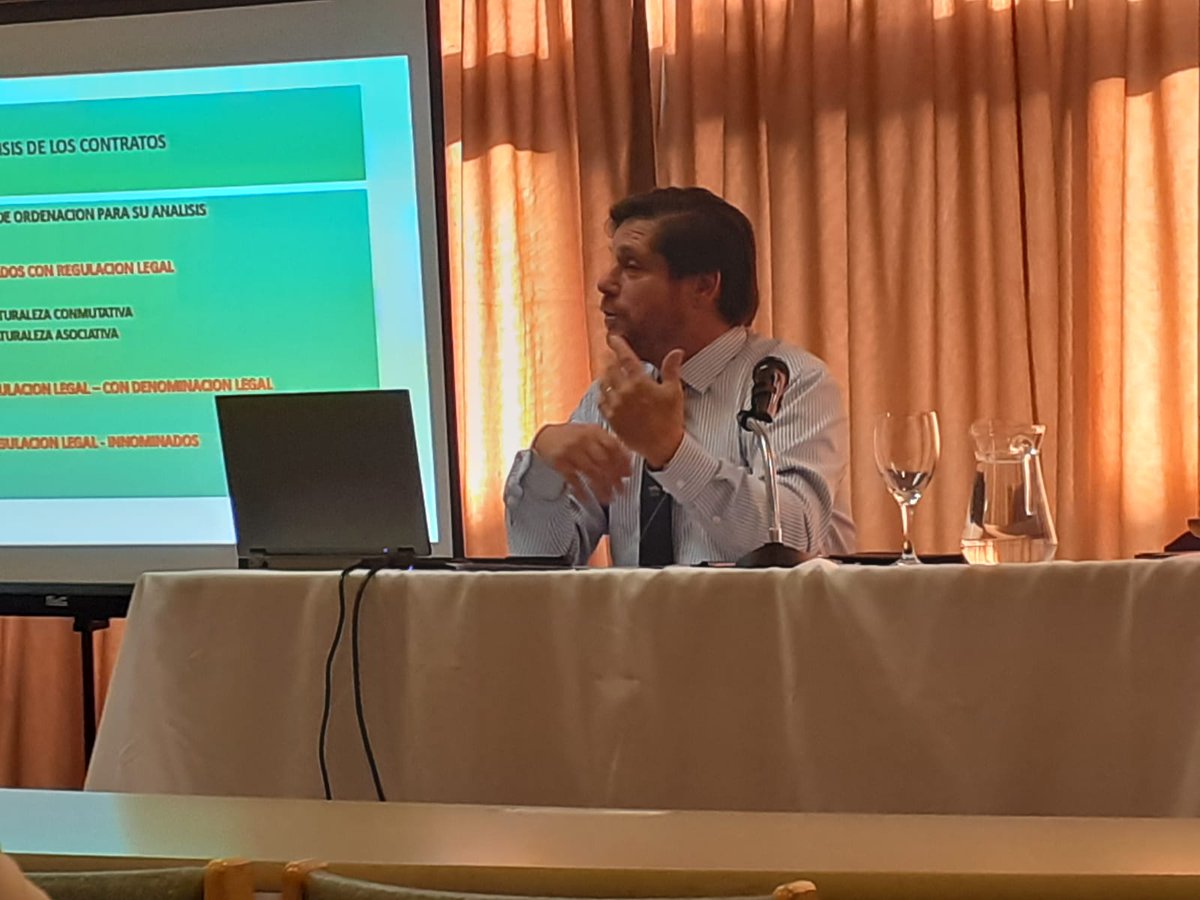 CadeUruguay's tweet photo. #CursosCADE “Contratos Agrarios” . Expone el Dr. Jorge Fernández Reyes https://t.co/gOGhZGaG3G