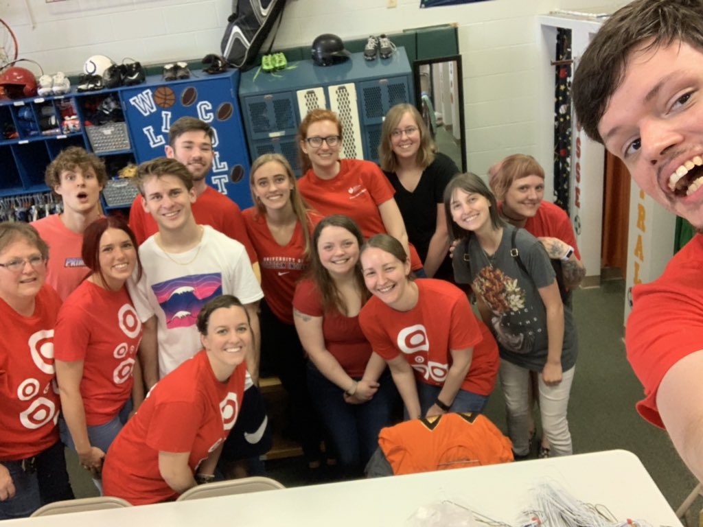 CatMoore18's tweet photo. Had a great time this morning volunteering at Hangers with the team!! Thanks @Douglasammm for setting up this great community event! #WorkSomewhereYouLove #givingback https://t.co/7D766eZjXy