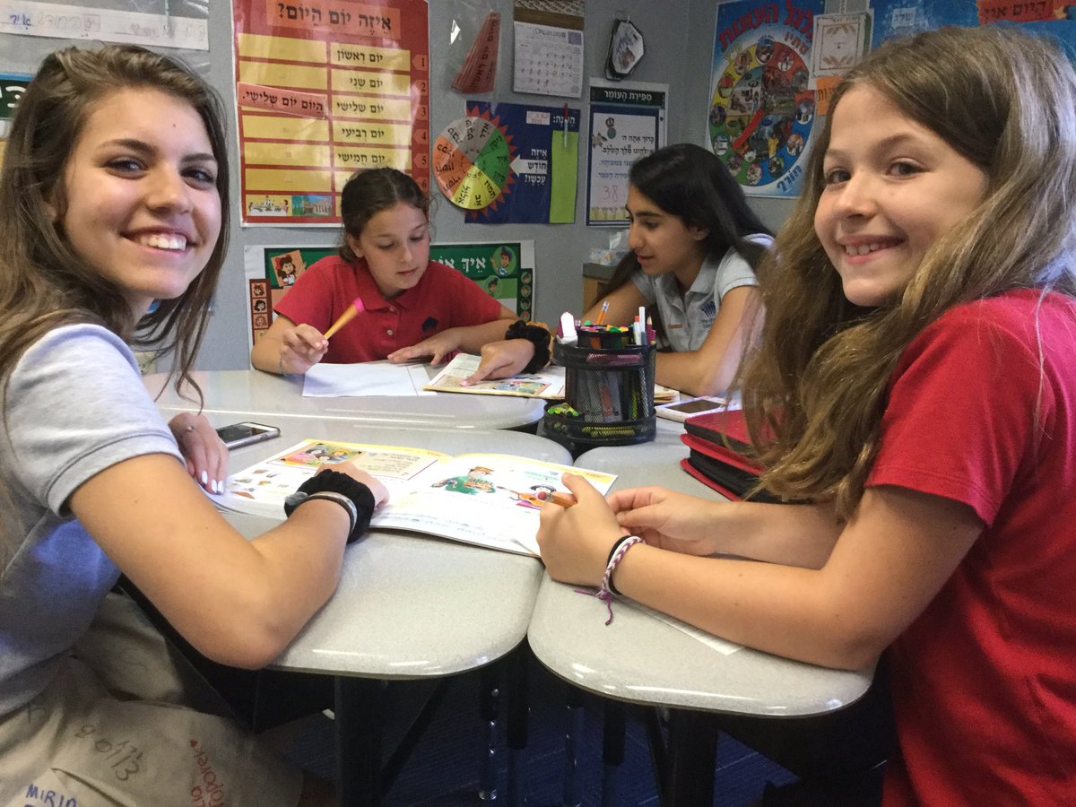 gsabbag's tweet photo. #davis8
#davis3
#lastdayofschool https://t.co/j8iakVNBTV
